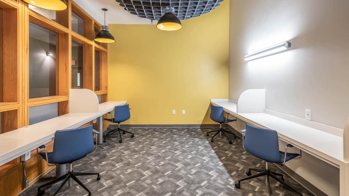 RGVtYW5kUGljdHVyZToxOTQzMTg0NzY1