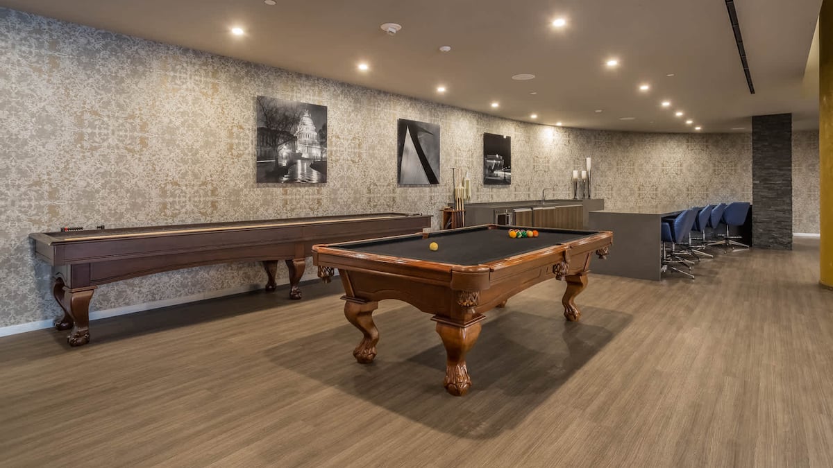 RGVtYW5kUGljdHVyZToxOTUxNTk4NDg5