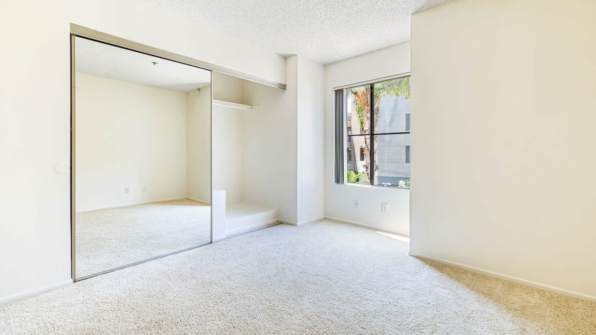 , an Airbnb-friendly apartment in Glendale, CA