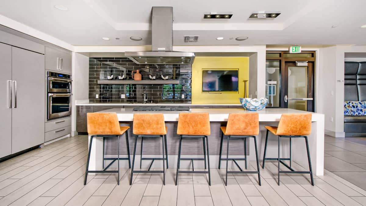 RGVtYW5kUGljdHVyZToxOTUxNTk1ODM2