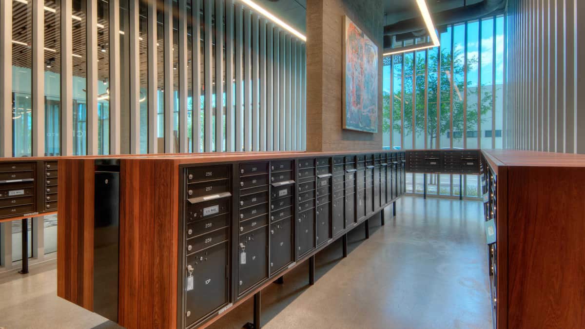 RGVtYW5kUGljdHVyZToxOTUxNjAwNDkx