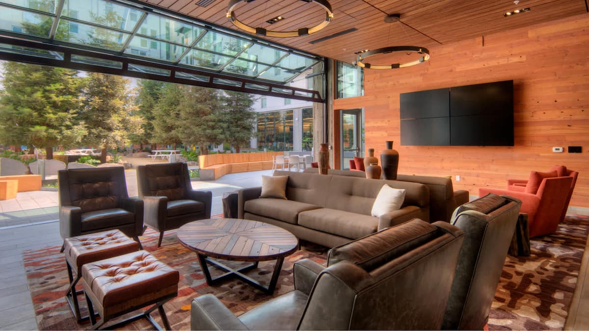 RGVtYW5kUGljdHVyZToxOTUxNTk4MTg1