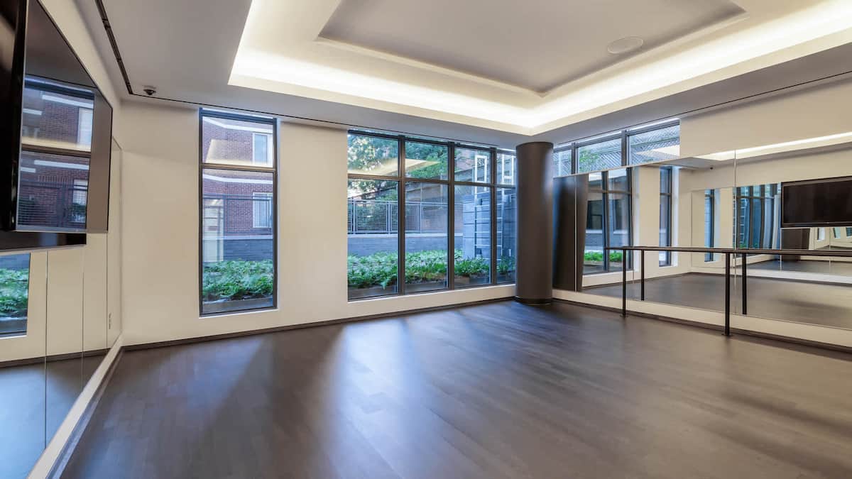 RGVtYW5kUGljdHVyZToxOTUxNzA1NTM4