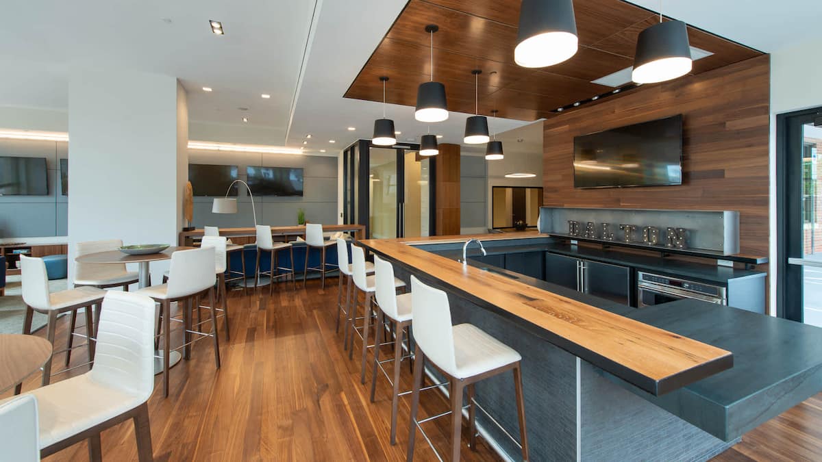 RGVtYW5kUGljdHVyZToxOTQzMTgyMTg5