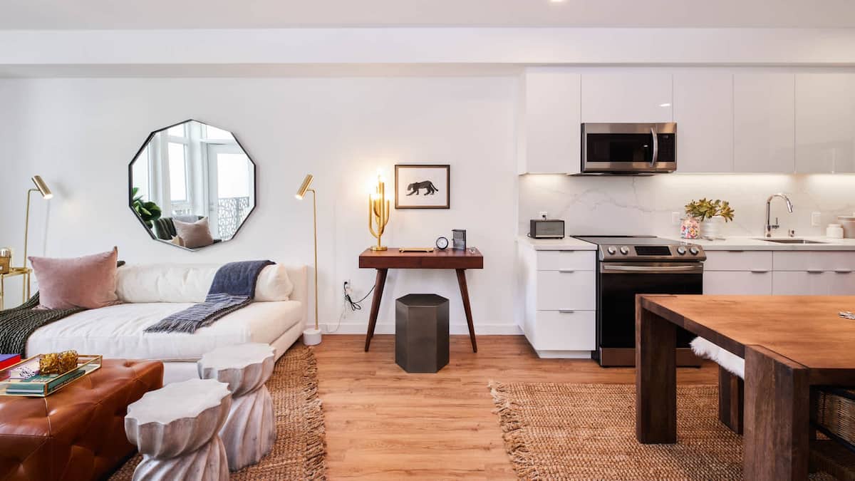 , an Airbnb-friendly apartment in Alameda, CA