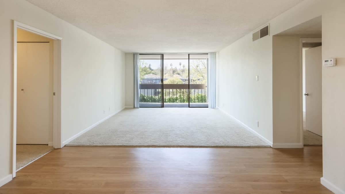 RGVtYW5kUGljdHVyZToxOTUxNTkyNjY4