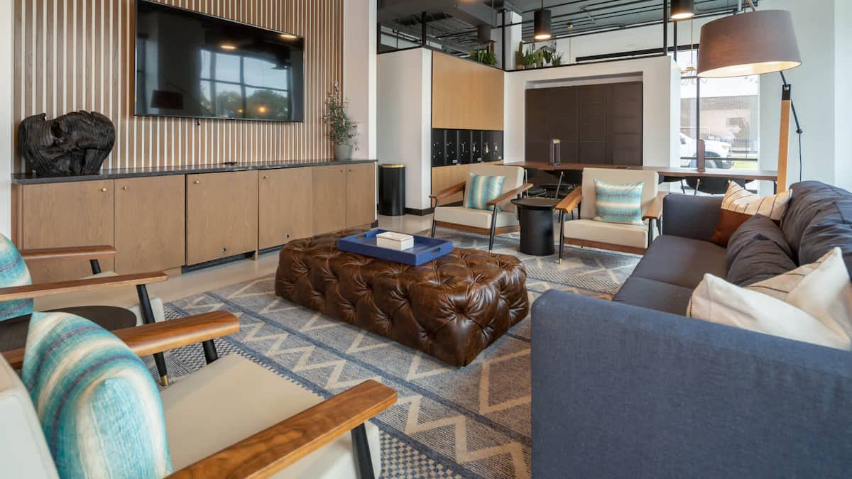 RGVtYW5kUGljdHVyZToxOTQzMTgzOTU2