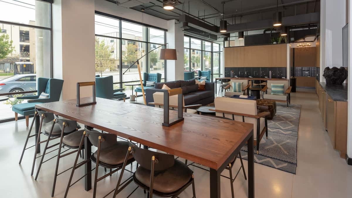 , an Airbnb-friendly apartment in Dallas, TX