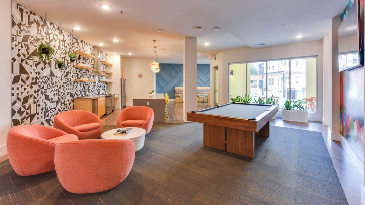 RGVtYW5kUGljdHVyZToxOTUxNTk5Njcw