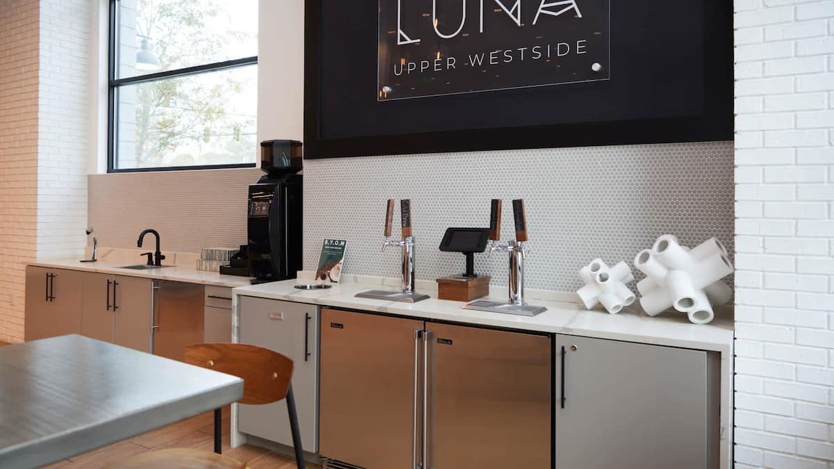 RGVtYW5kUGljdHVyZToxOTQzMTg0OTQ1