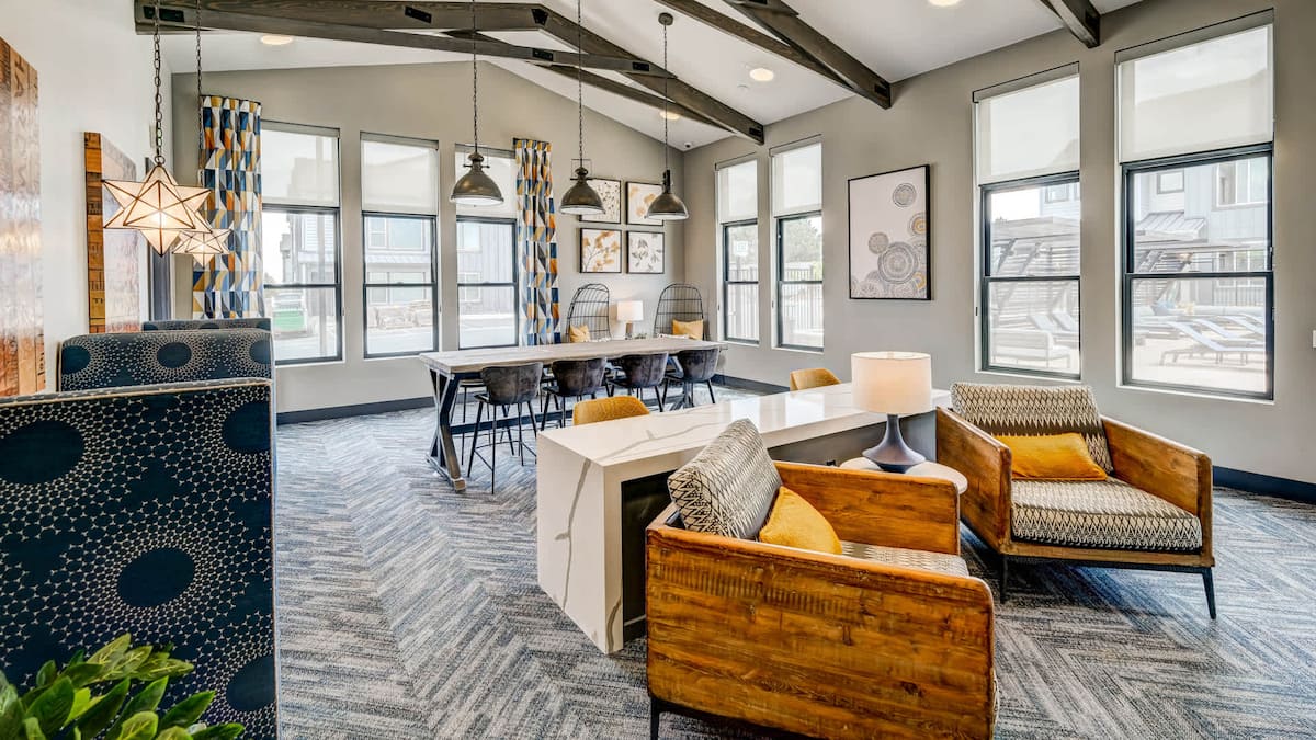 RGVtYW5kUGljdHVyZToxOTQzMTgyNTgy