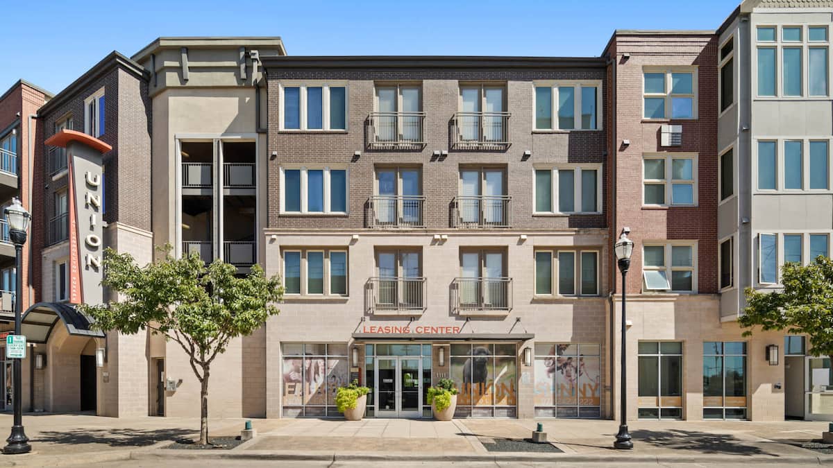 , an Airbnb-friendly apartment in Carrollton, TX