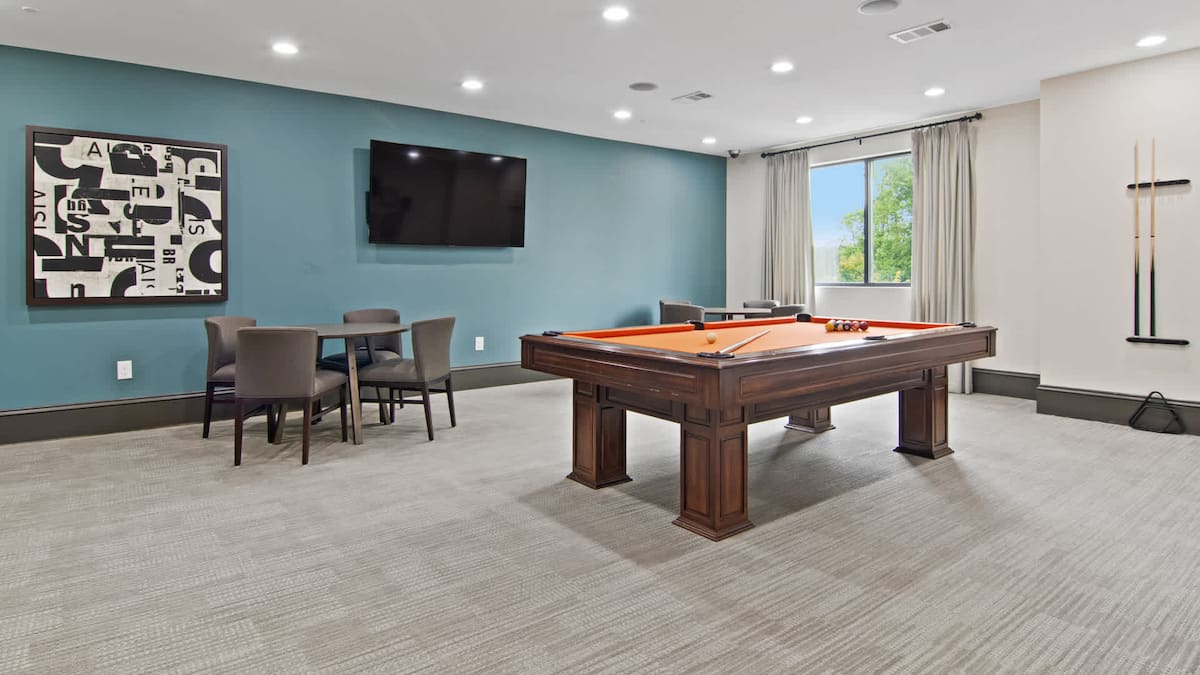 RGVtYW5kUGljdHVyZToxOTc1Mzg4MTUw