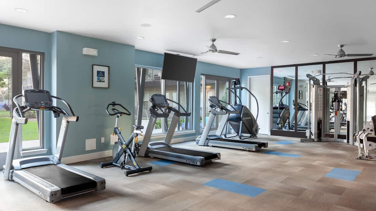 RGVtYW5kUGljdHVyZToxOTc1MTYxODMz