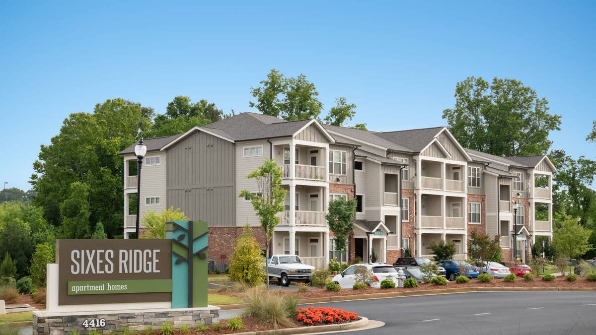 , an Airbnb-friendly apartment in Holly Springs, GA
