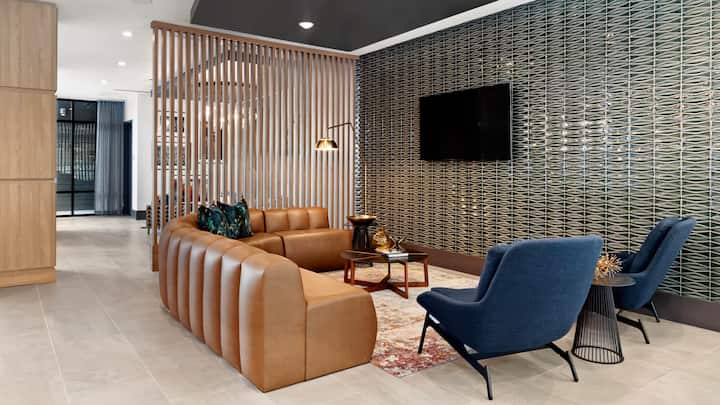 RGVtYW5kUGljdHVyZToyMDA5NzI0OTI0