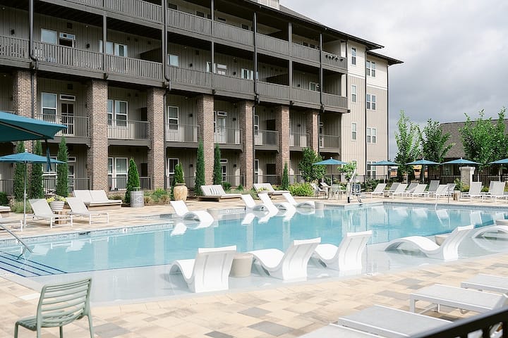 RGVtYW5kUGljdHVyZToyMzI0MDc5NTU3