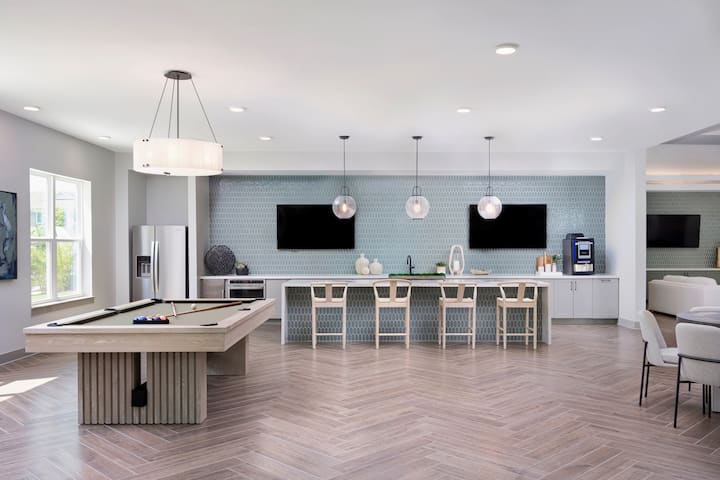 RGVtYW5kUGljdHVyZToyMzI0MDc4ODg5