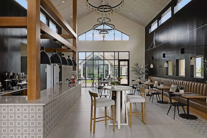 RGVtYW5kUGljdHVyZToyMzI0MDc5MTM0