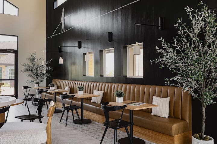 RGVtYW5kUGljdHVyZToyMzI0MDc5MTM2