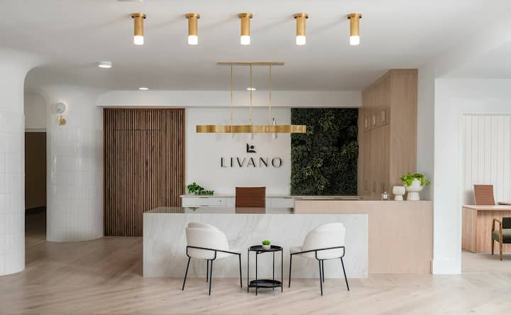 RGVtYW5kUGljdHVyZToyMzI0MDc4Nzk3