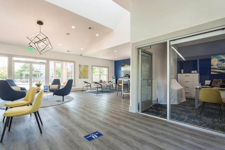 RGVtYW5kUGljdHVyZToyMjI4NDE0NTgx