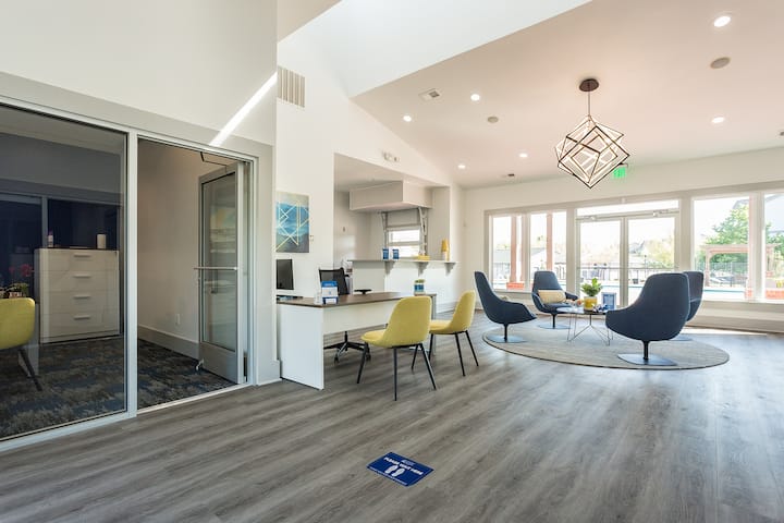 RGVtYW5kUGljdHVyZToyMjI4NDE0NTkz