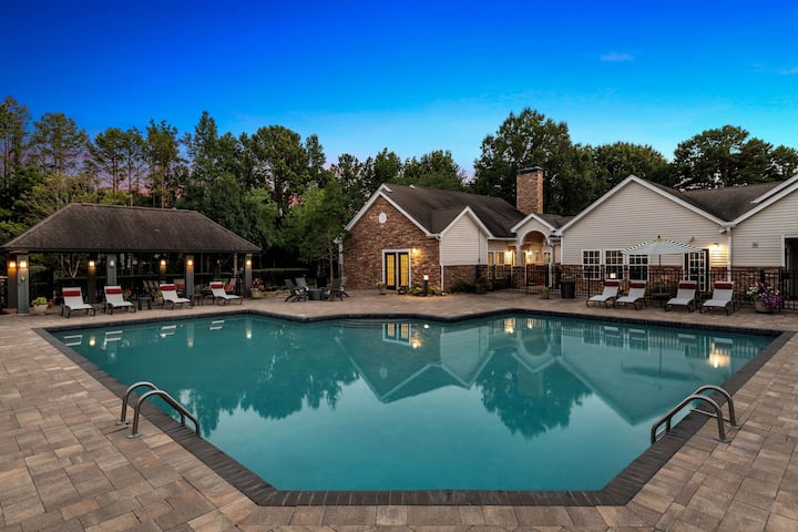 RGVtYW5kUGljdHVyZToyNTUzNzQ2MTM3