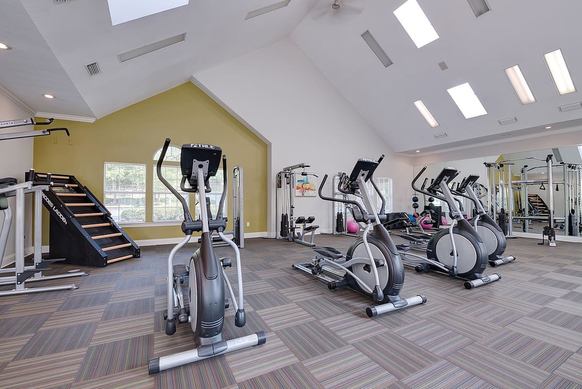 RGVtYW5kUGljdHVyZToyMzgxNDM3NDQ0