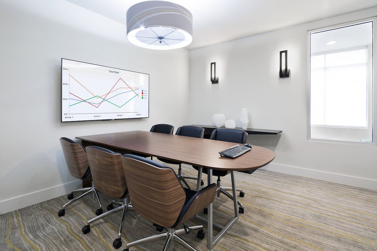 RGVtYW5kUGljdHVyZToyNDQ2MzA0OTY5