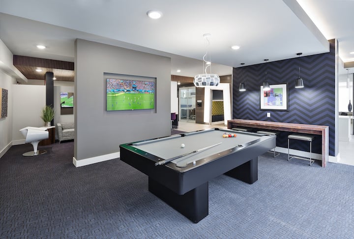 RGVtYW5kUGljdHVyZToyNDQ2MzA0OTcz