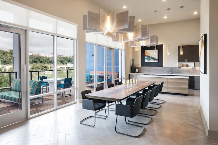 RGVtYW5kUGljdHVyZToyNDQ2MzA0OTcy