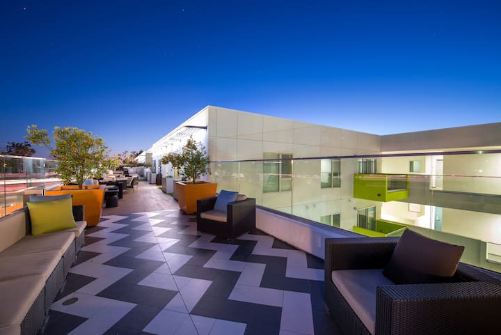 RGVtYW5kUGljdHVyZToyNDYwMDE1Nzcw