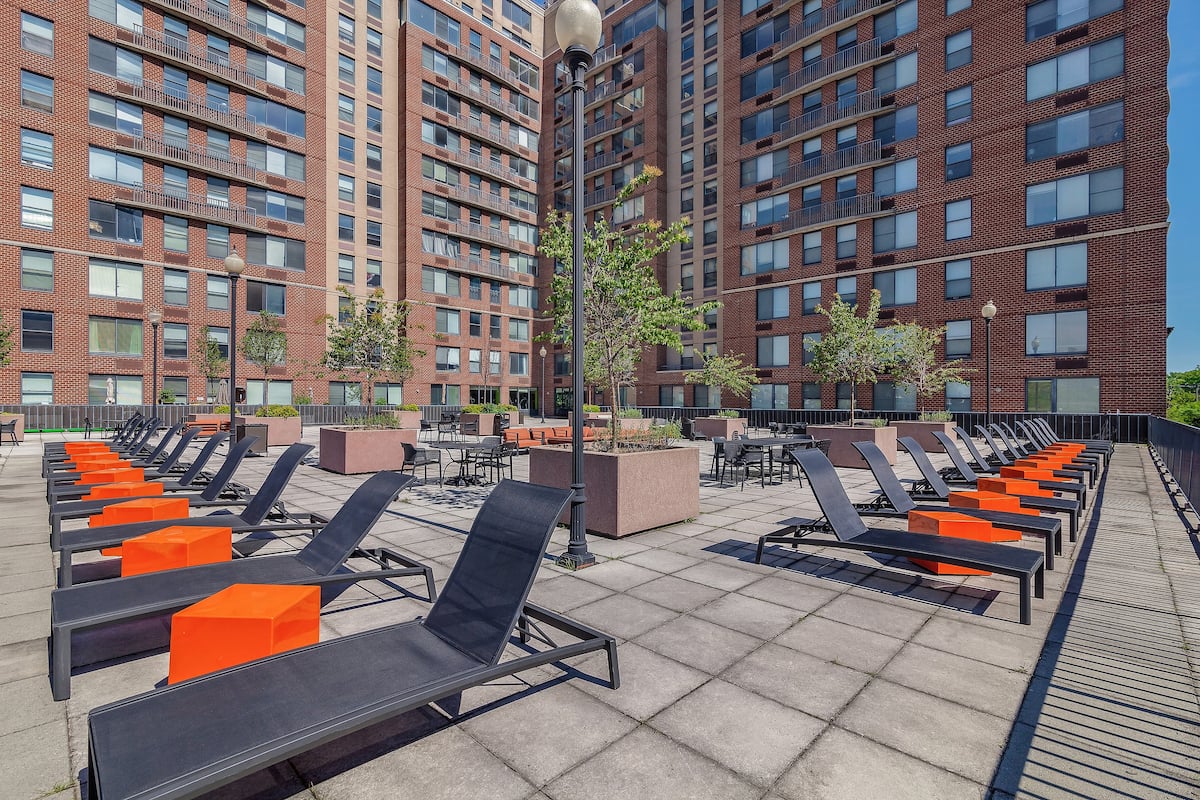 RGVtYW5kUGljdHVyZToyNDYwMDE1NTQx