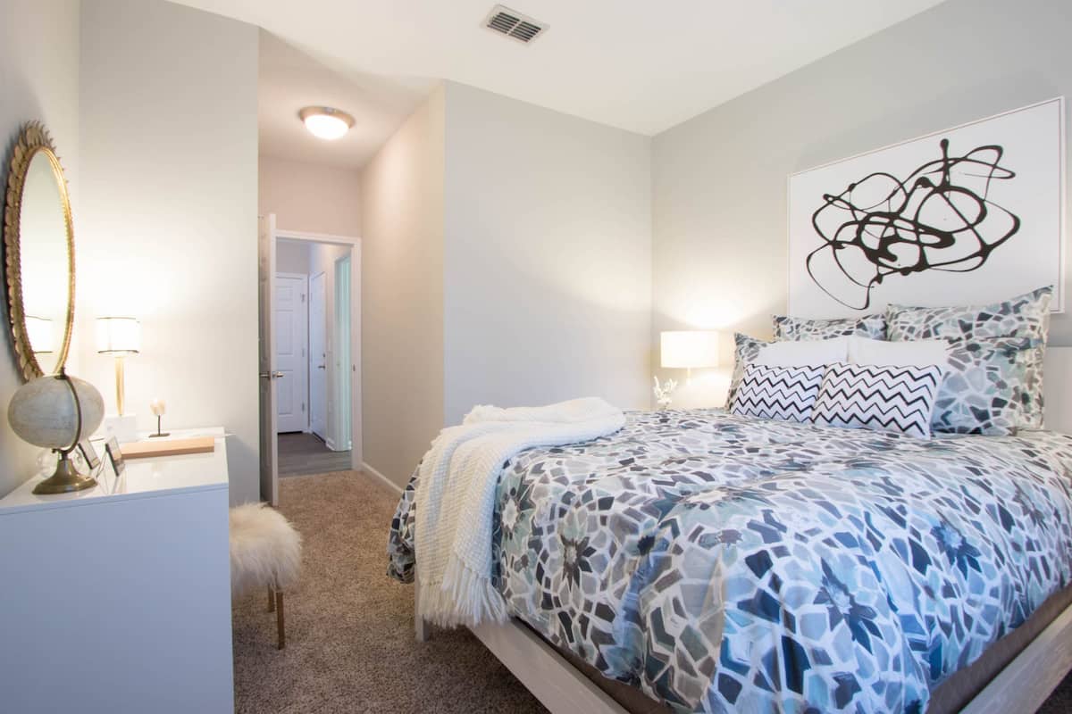 , an Airbnb-friendly apartment in Kennesaw, GA