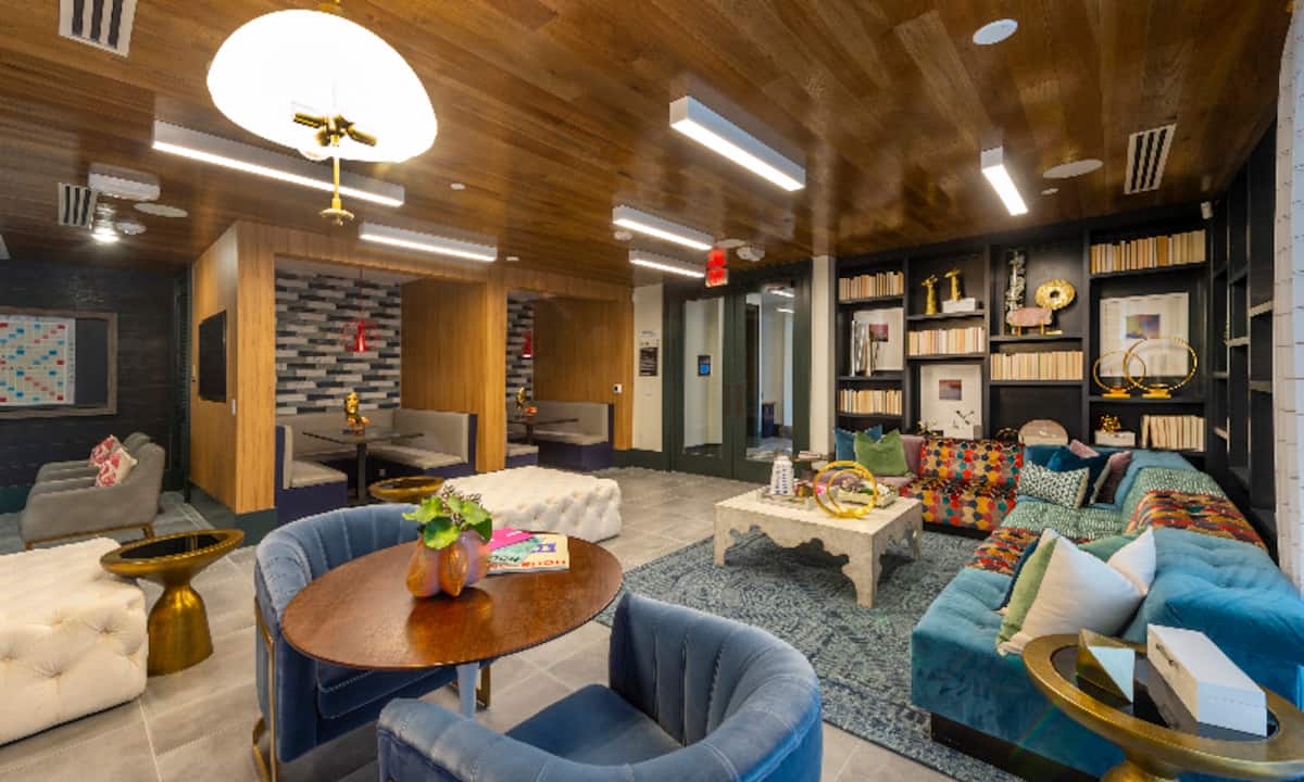 RGVtYW5kUGljdHVyZToxOTQzMjA1OTM0