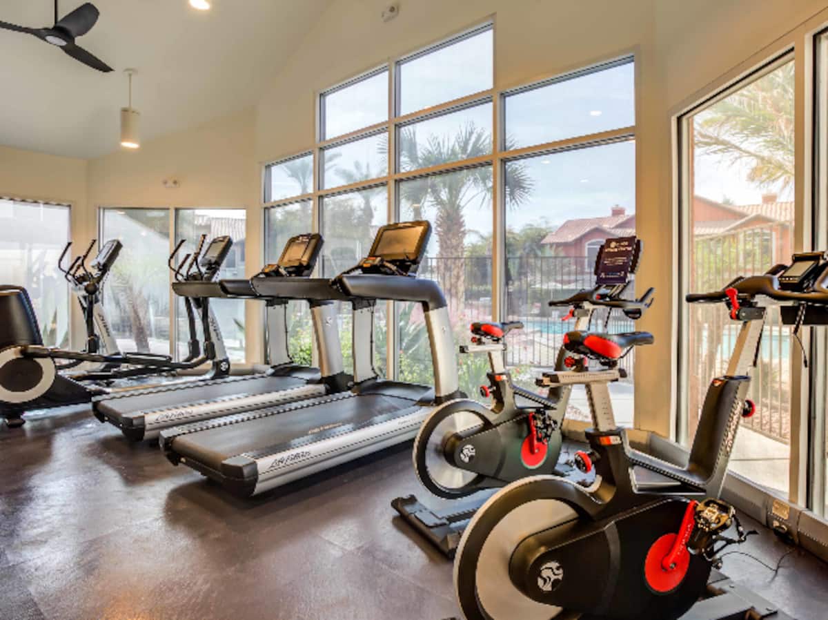 RGVtYW5kUGljdHVyZToxOTQzMjA1ODky