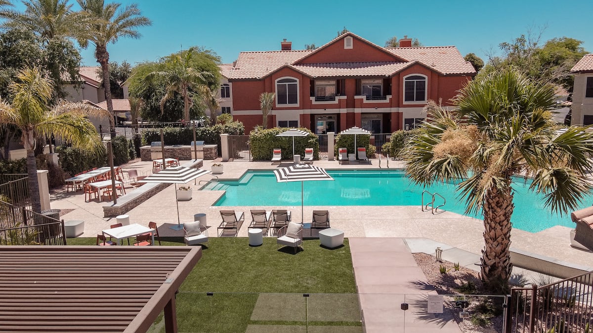 Exterior of Avana Coronado, an Airbnb-friendly apartment in Chandler, AZ