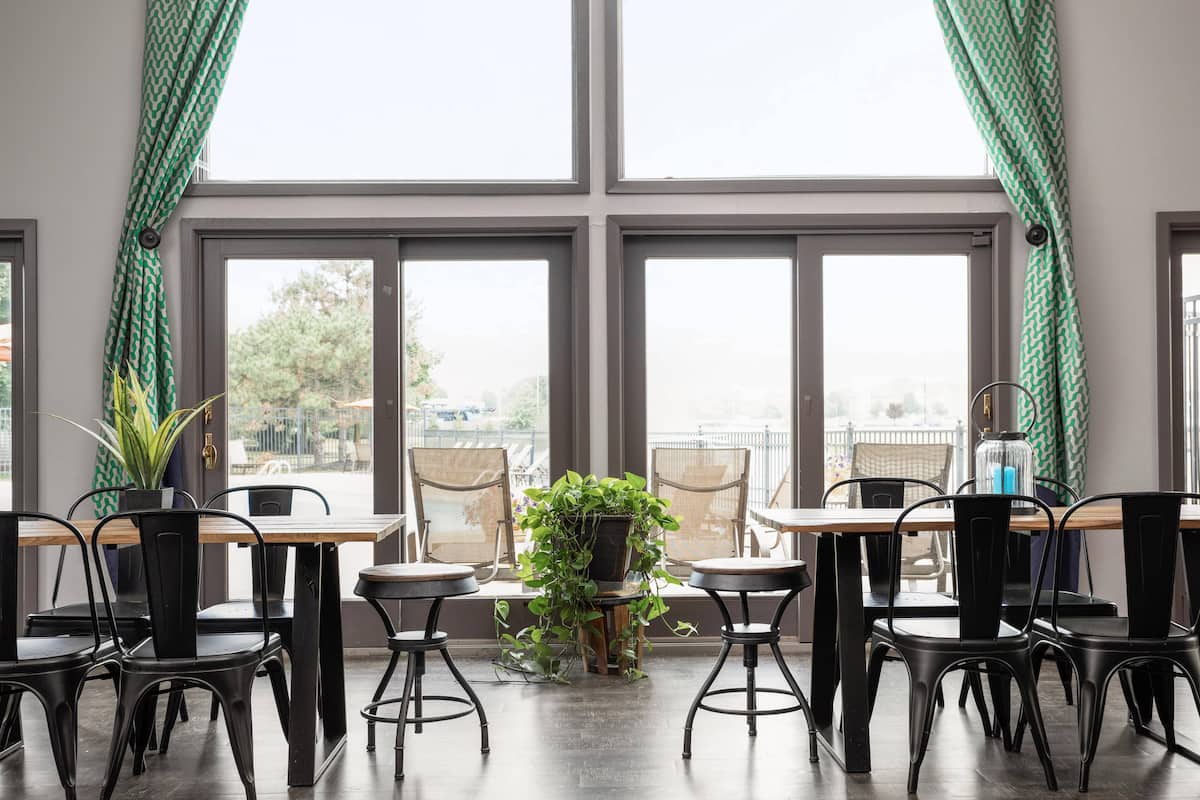 RGVtYW5kUGljdHVyZToxOTc2MzUyNTc2