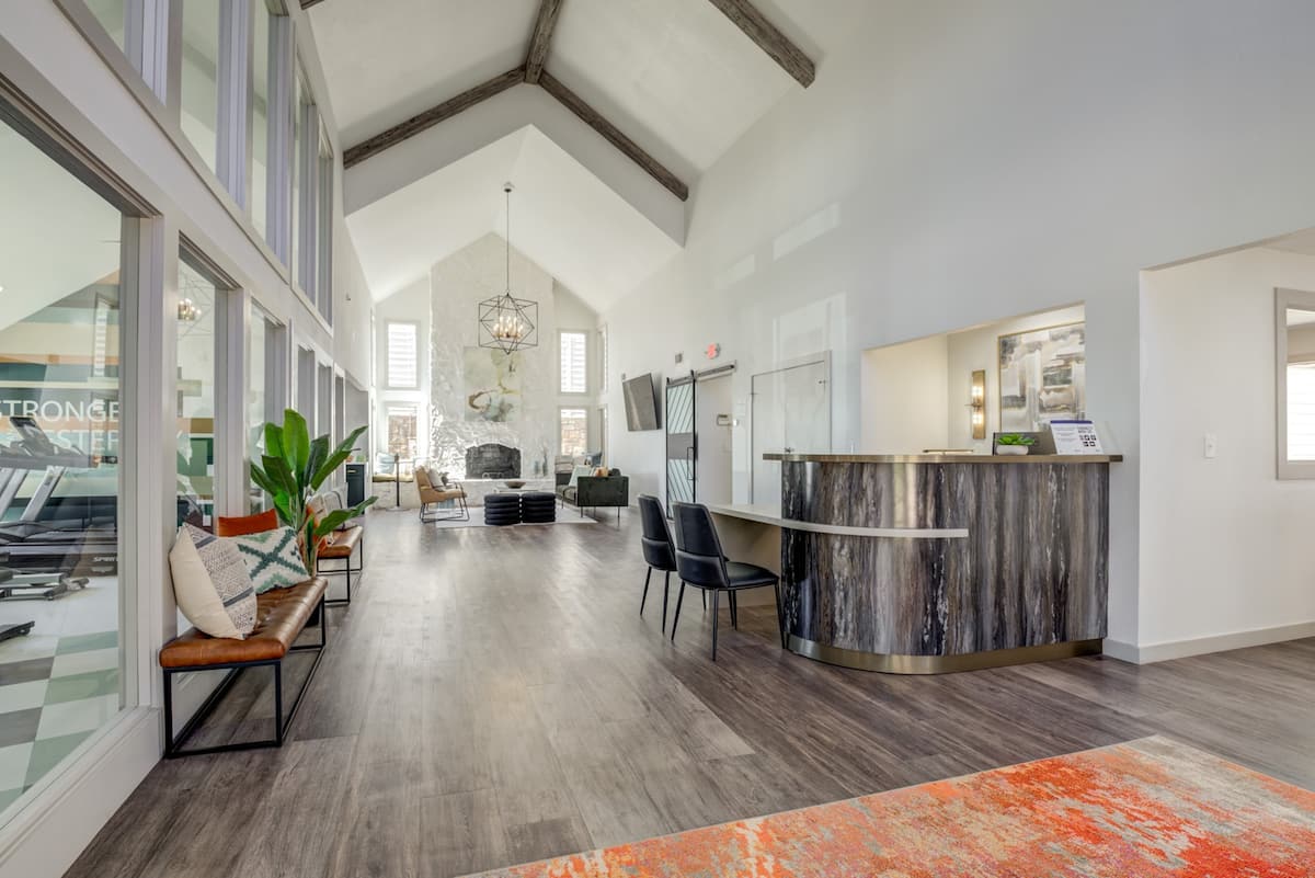 RGVtYW5kUGljdHVyZToxOTc2MzUzNjE1