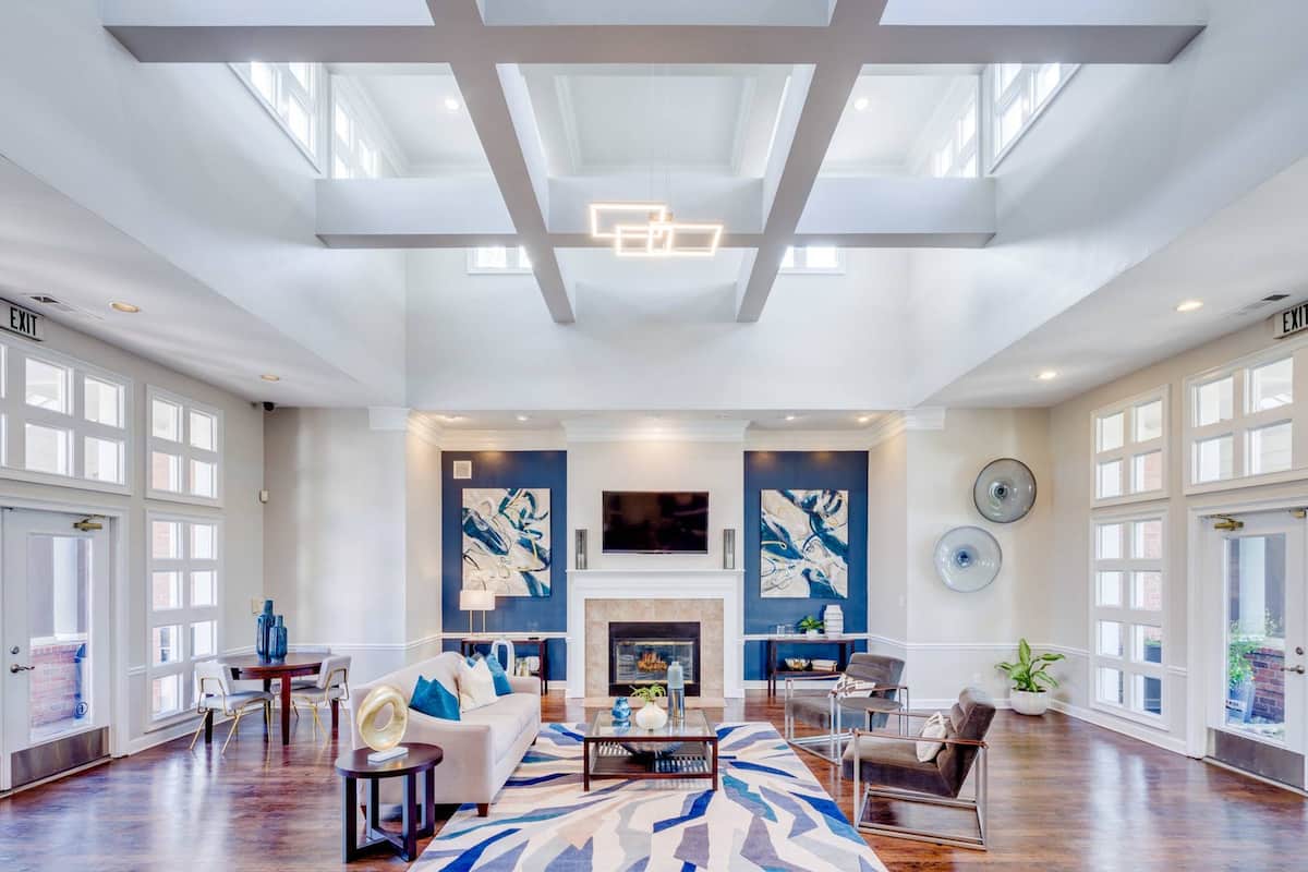 RGVtYW5kUGljdHVyZToxOTc2MzUyMTY2