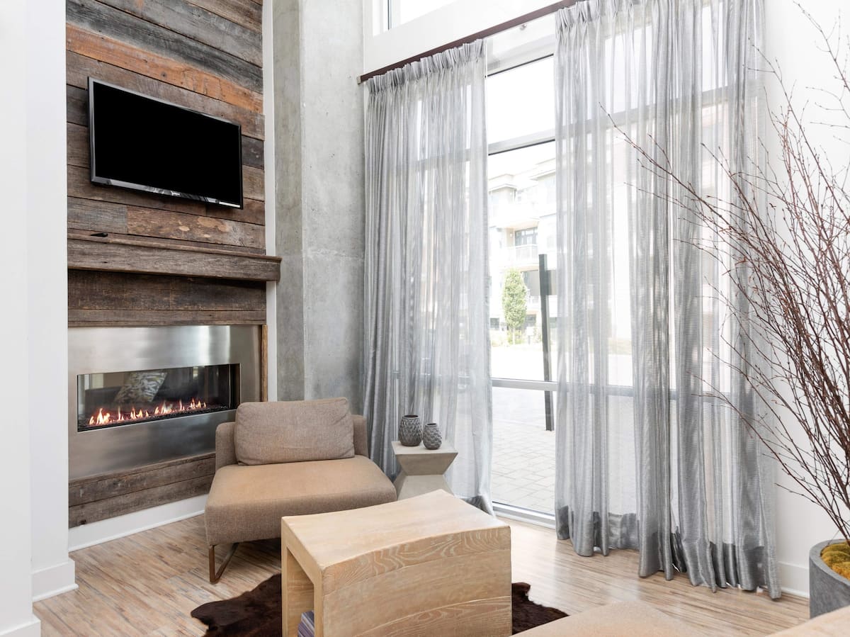 RGVtYW5kUGljdHVyZToxOTc2MzUxODky