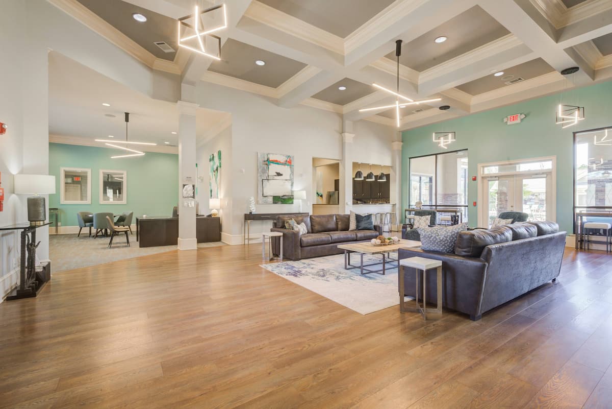 RGVtYW5kUGljdHVyZToxOTc2MzkwMzAx