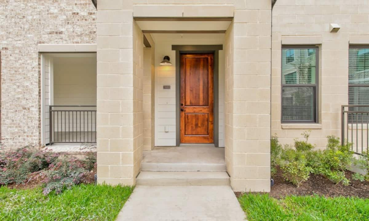 , an Airbnb-friendly apartment in Dallas, TX