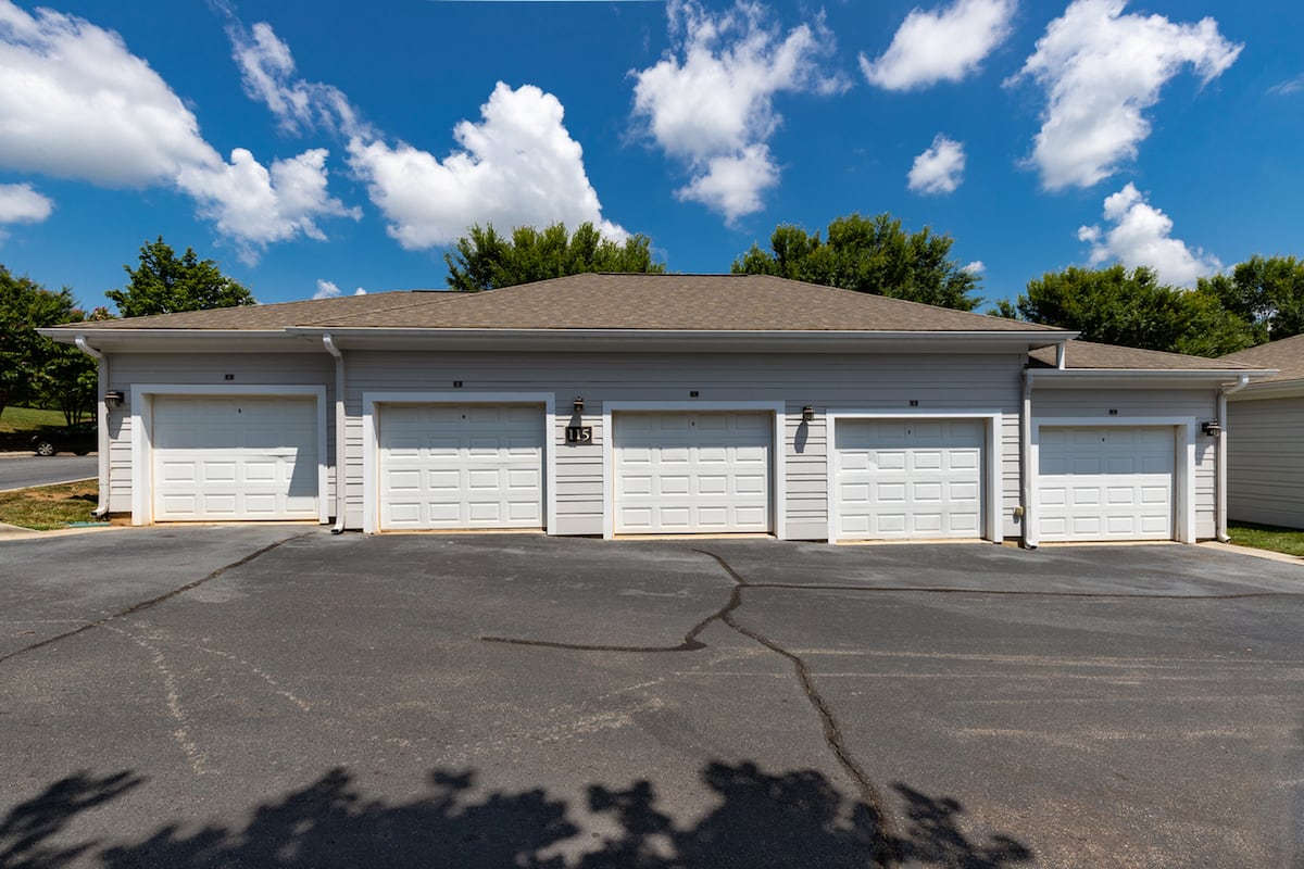 RGVtYW5kUGljdHVyZToxOTQzMjA2NDk1