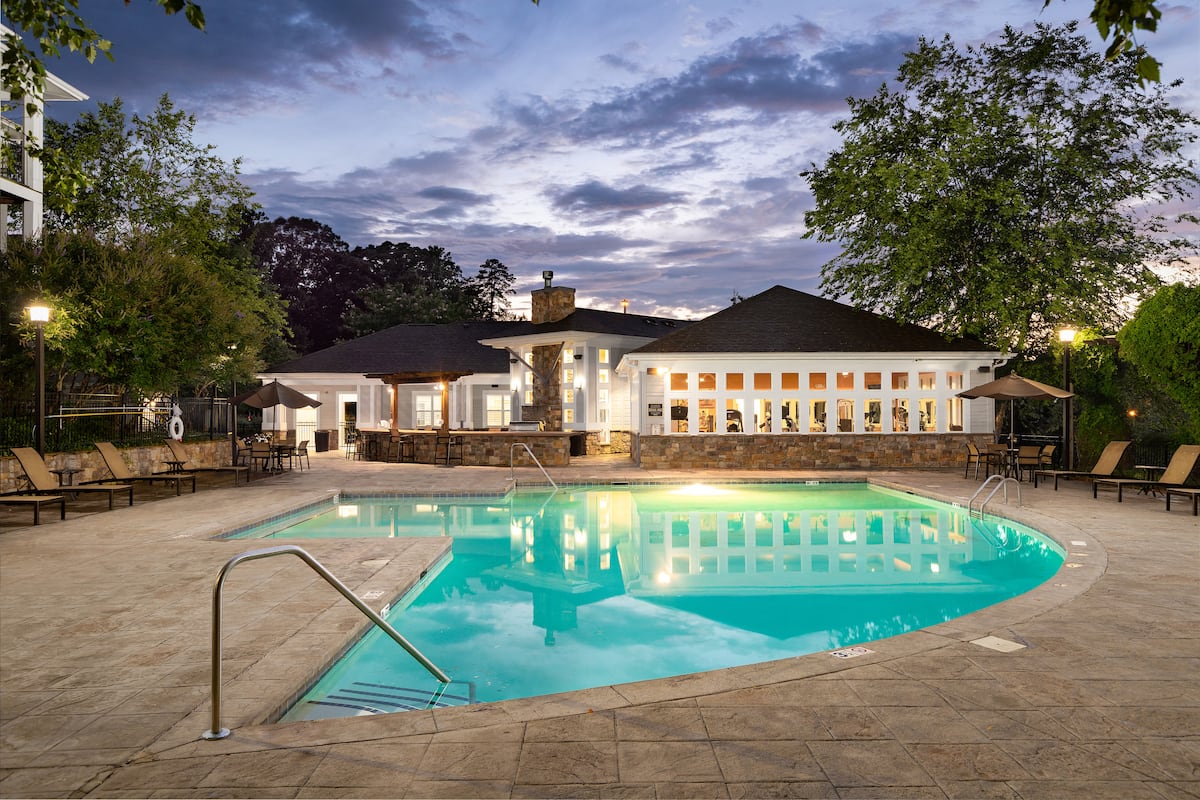 Avana Lake Norman, an Airbnbfriendly apartment