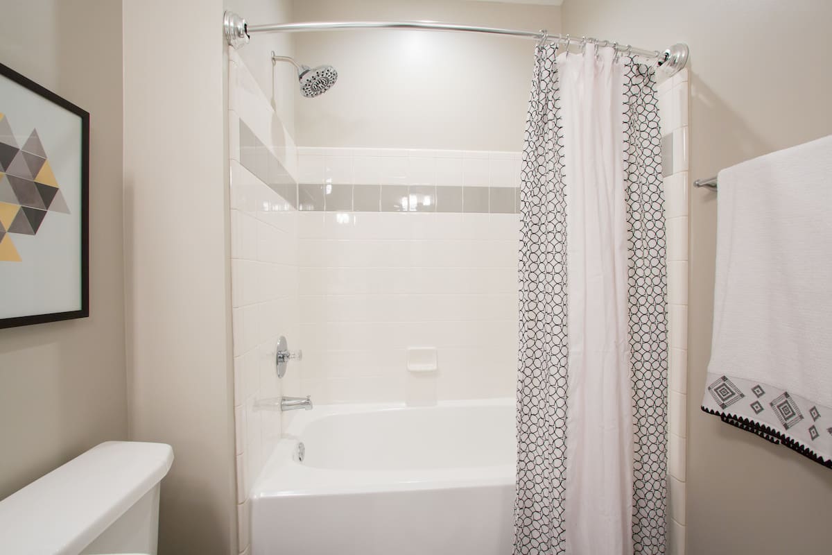 RGVtYW5kUGljdHVyZToxOTQzMjA1MzY0