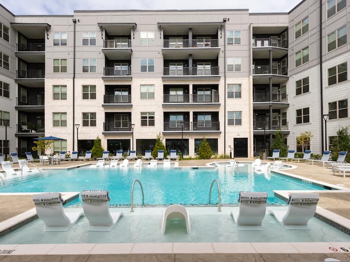 Earn in Cyan On Peachtree, an Airbnbfriendly apartment building