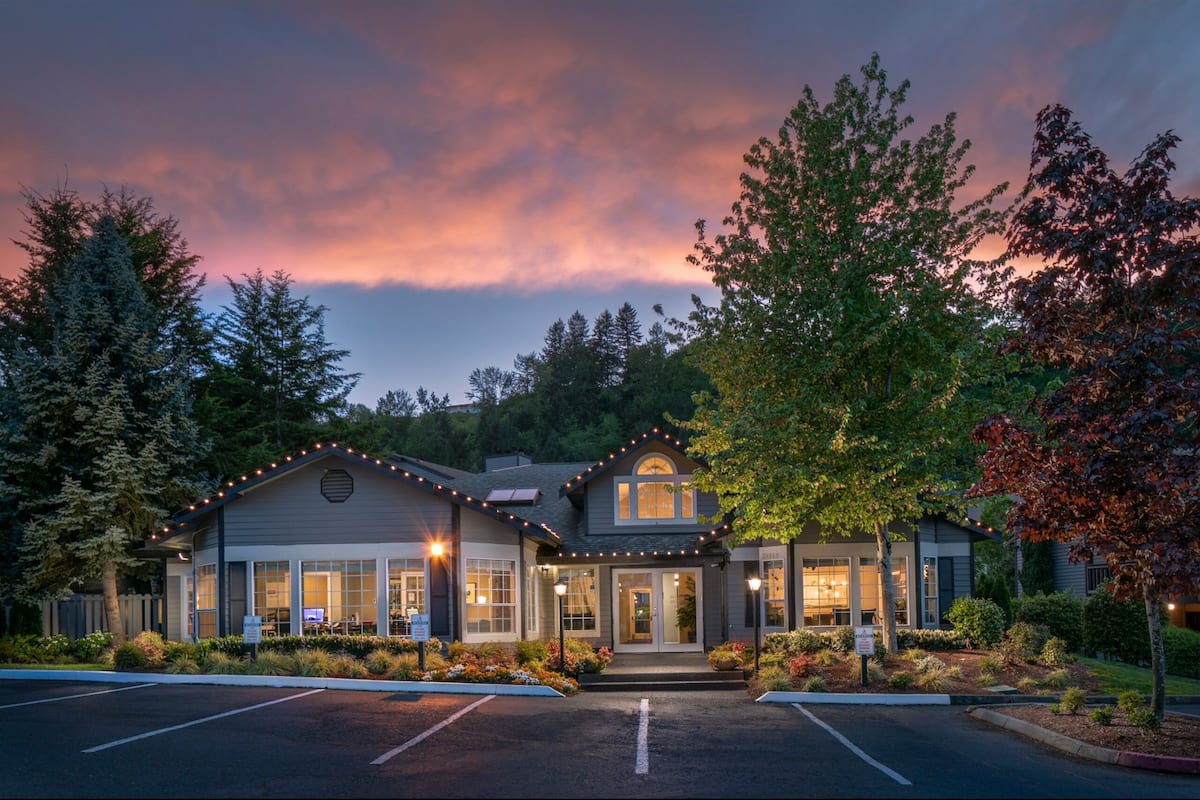 , an Airbnb-friendly apartment in Kent, WA