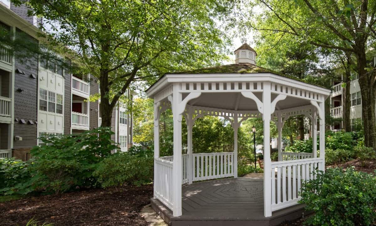 RGVtYW5kUGljdHVyZToxOTQzMjA2Nzc3